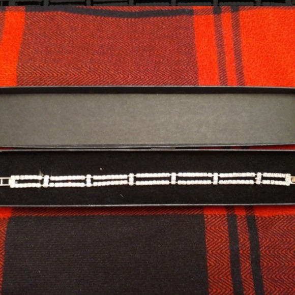 Bracelet chic with diamonds - Picture 4 of 4